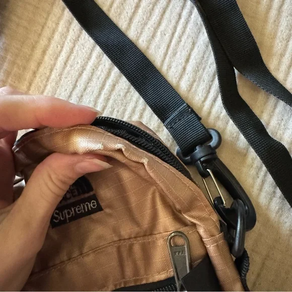 north face x supreme | rose gold metallic shoulder crossbody shoulder bag - Picture 4 of 9